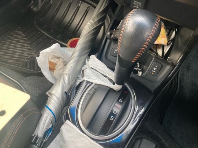 HONDA FIT SHUTTLE HYBRID 2013