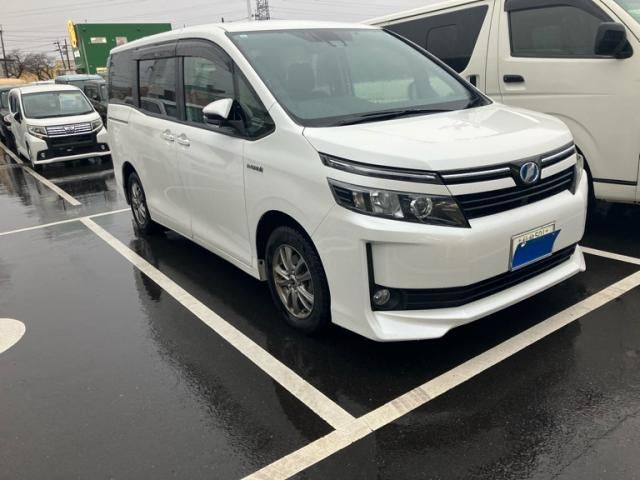 TOYOTA VOXY HYBRID 2017