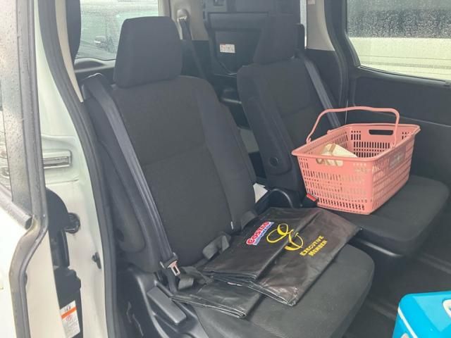 TOYOTA VOXY HYBRID 2017