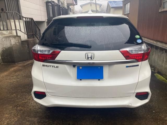 HONDA SHUTTLE HYBRID 2016
