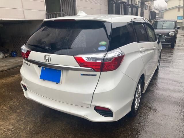 HONDA SHUTTLE HYBRID 2016