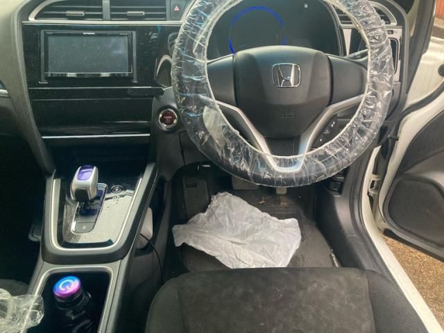 HONDA SHUTTLE HYBRID 2016