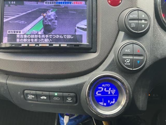 HONDA FIT SHUTTLE HYBRID 2013