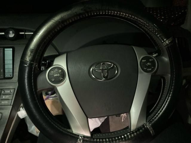 TOYOTA PRIUS 2011