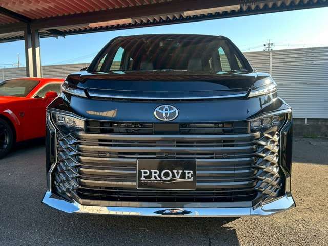 TOYOTA VOXY HYBRID 2025