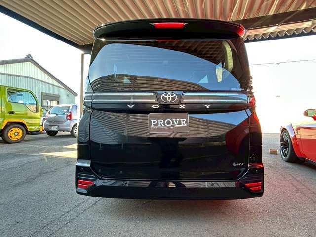 TOYOTA VOXY HYBRID 2025