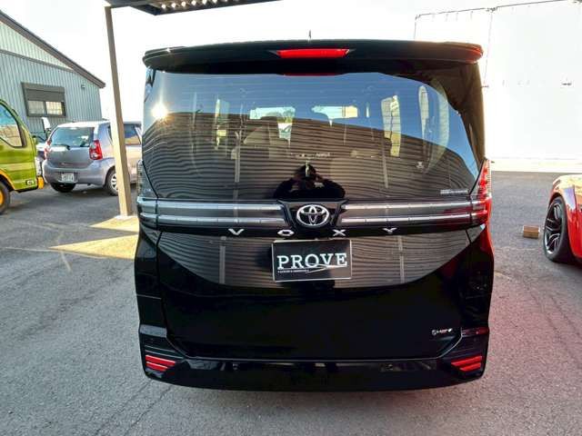 TOYOTA VOXY HYBRID 2025