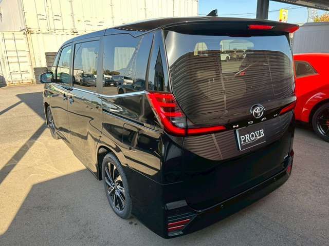 TOYOTA NOAH HYBRID 2025