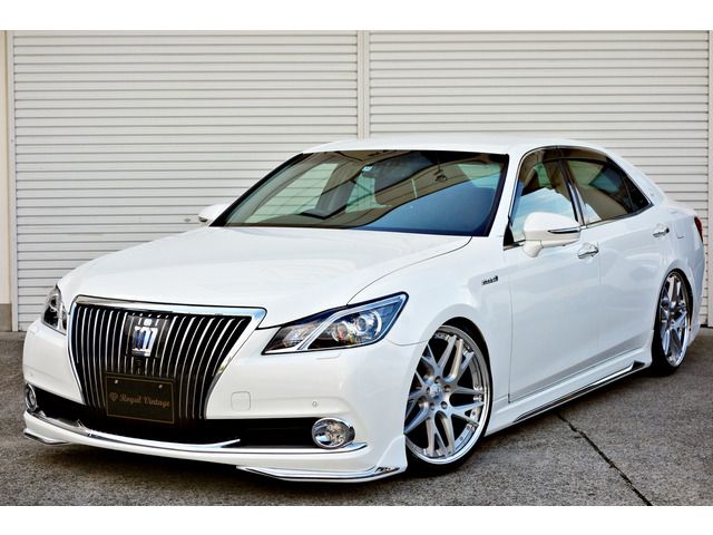 TOYOTA CROWN MAJESTA HYBRID 2013