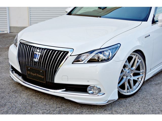 TOYOTA CROWN MAJESTA HYBRID 2013