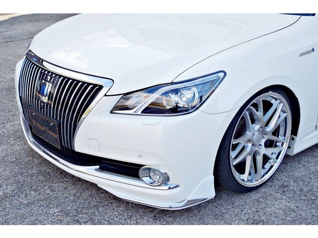 TOYOTA CROWN MAJESTA HYBRID 2013