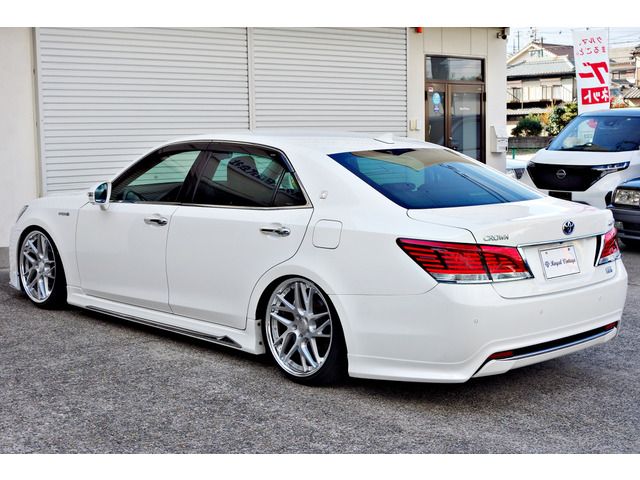 TOYOTA CROWN MAJESTA HYBRID 2013