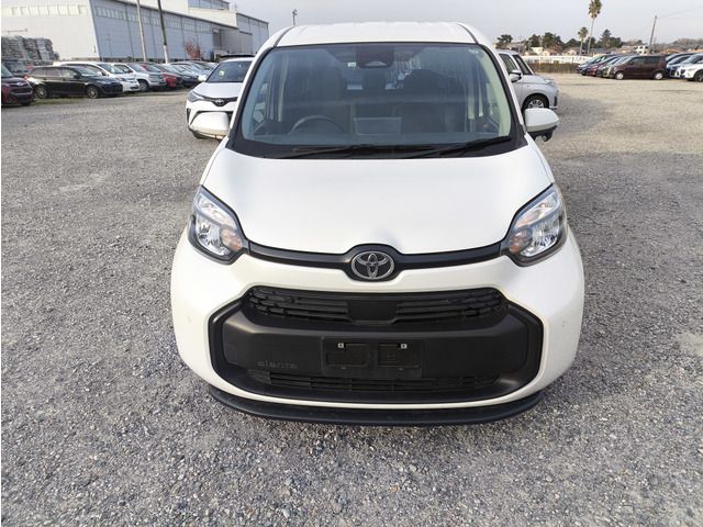 TOYOTA SIENTA 2022