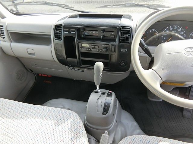 TOYOTA TOYOACE 2004