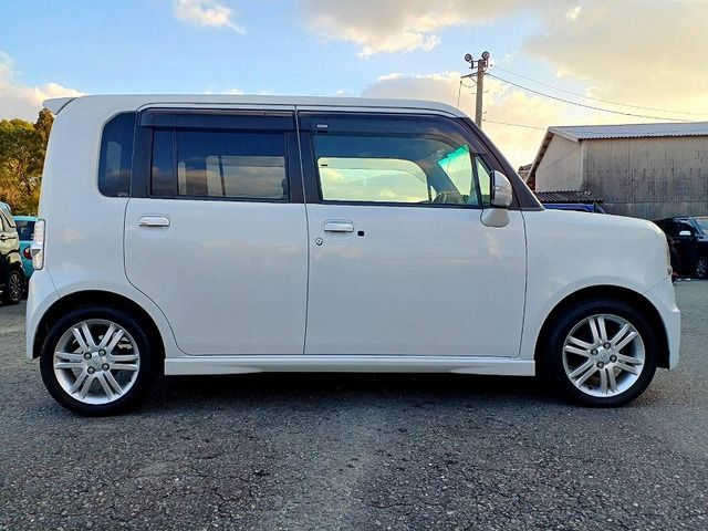 TOYOTA PIXIS SPACE CUSTOM 2011