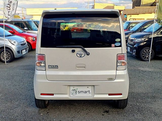 TOYOTA PIXIS SPACE CUSTOM 2011