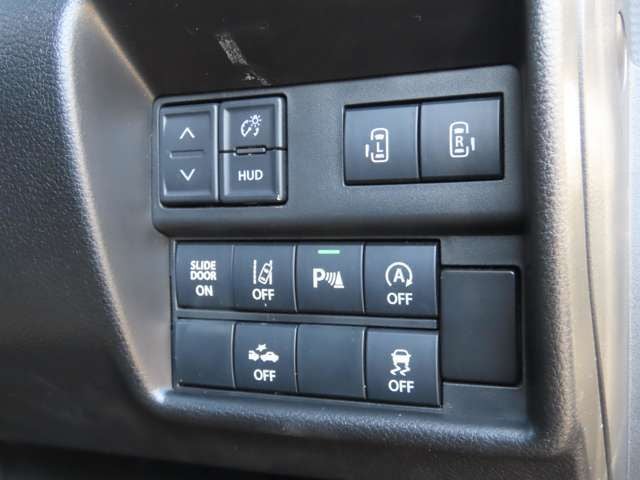 MITSUBISHI DELICA D:2 4WD 2023