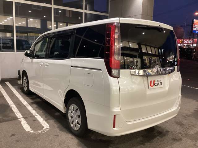 TOYOTA NOAH 4WD 2016