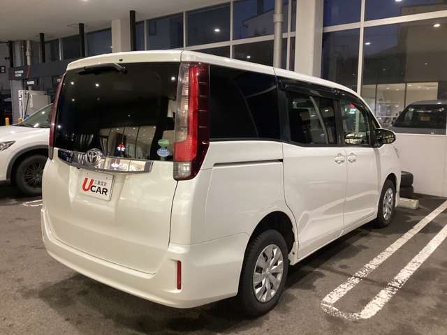 TOYOTA NOAH 4WD 2016