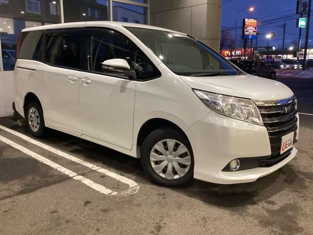 TOYOTA NOAH 4WD 2016
