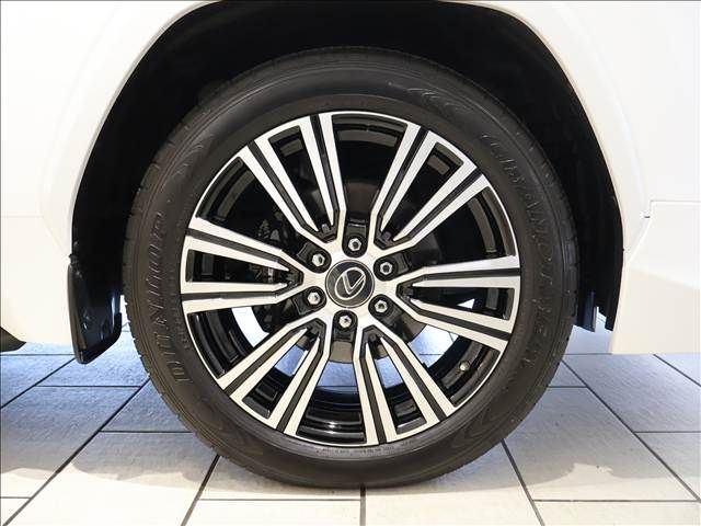 TOYOTA LEXUS LX600 2023