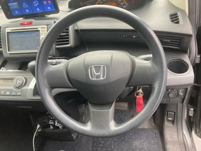 HONDA FREED 2009