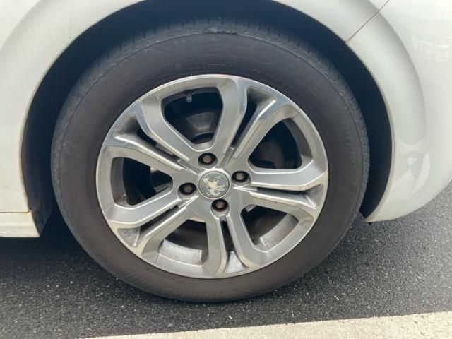 PEUGEOT PEUGEOT 208 2013