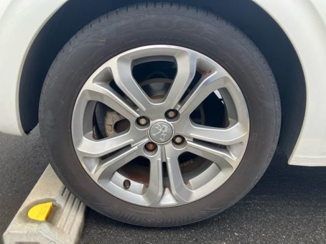 PEUGEOT PEUGEOT 208 2013