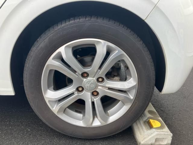 PEUGEOT PEUGEOT 208 2013