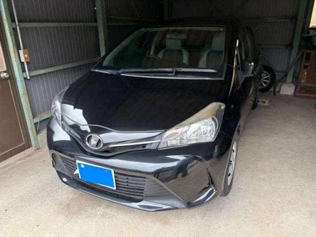 TOYOTA VITZ 2015