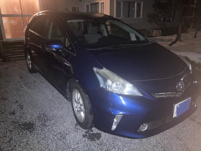 TOYOTA PRIUS Alpha 2013