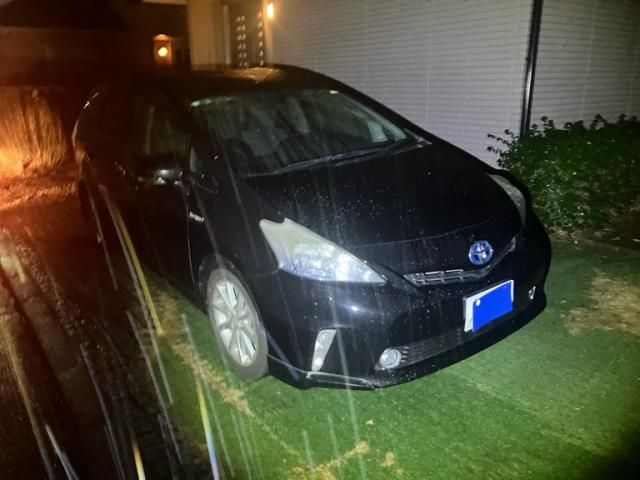 TOYOTA PRIUS Alpha 2012