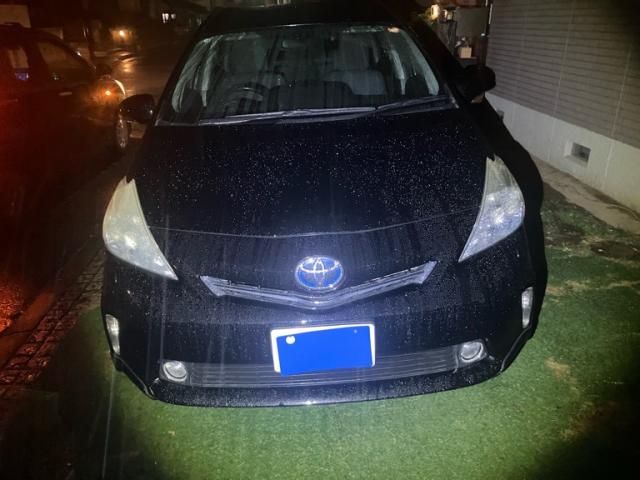 TOYOTA PRIUS Alpha 2012