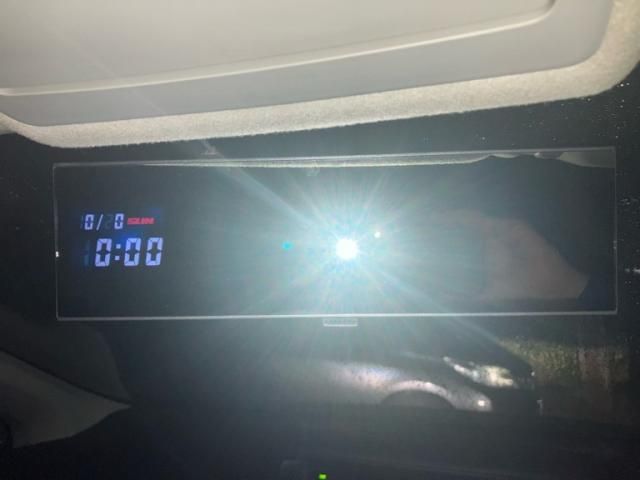 TOYOTA PRIUS Alpha 2012