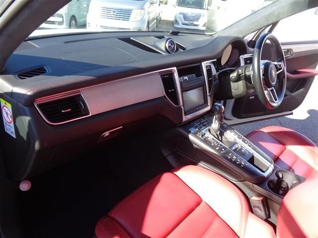 PORSCHE PORSCHE Macan 2015