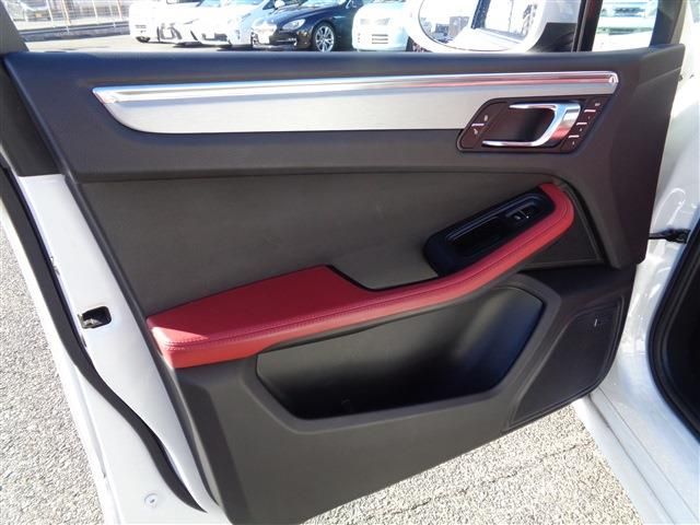 PORSCHE PORSCHE Macan 2015