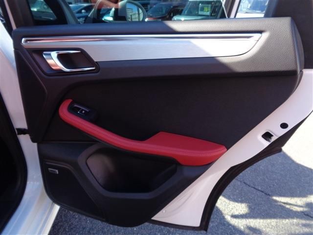 PORSCHE PORSCHE Macan 2015