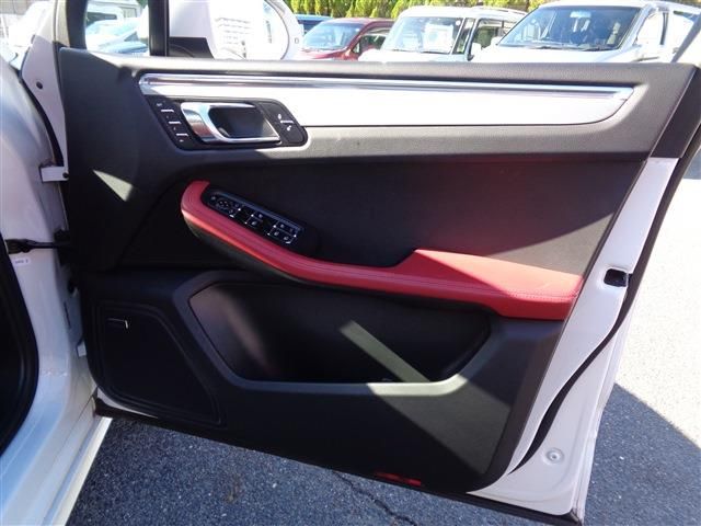 PORSCHE PORSCHE Macan 2015