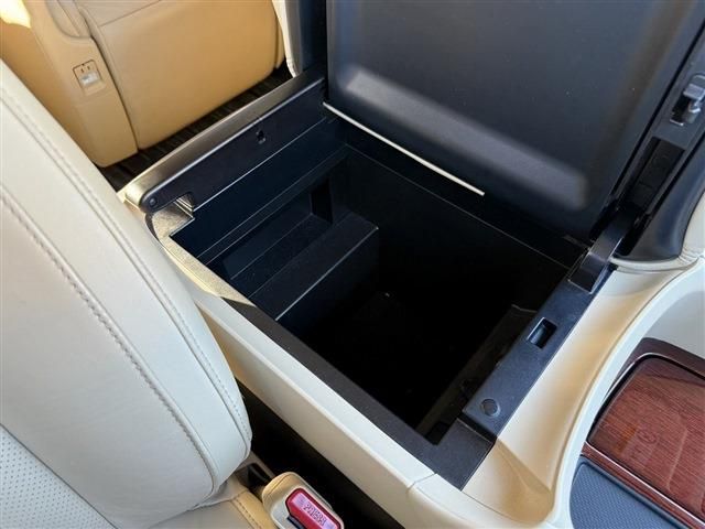 TOYOTA VELLFIRE 4WD 2016