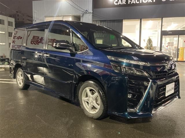 TOYOTA VOXY 4WD 2019