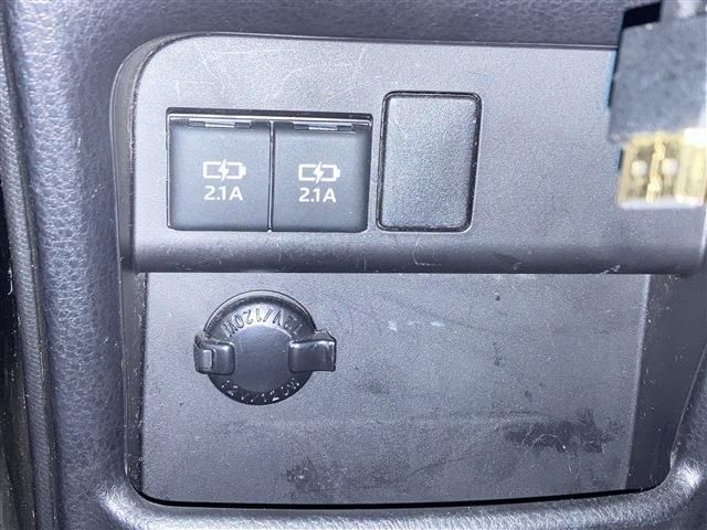 TOYOTA VOXY 4WD 2019