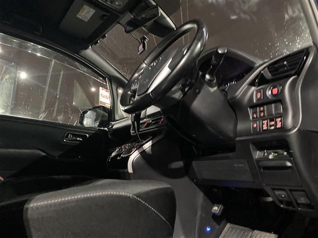 TOYOTA VOXY 4WD 2019