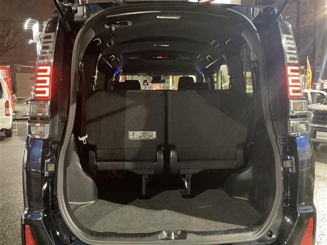 TOYOTA VOXY 4WD 2019