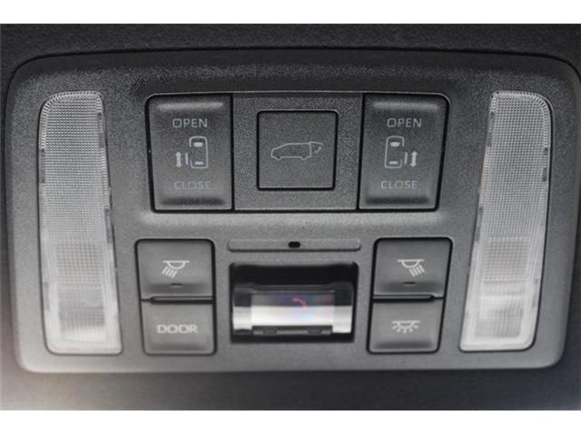 TOYOTA VOXY HYBRID 2023