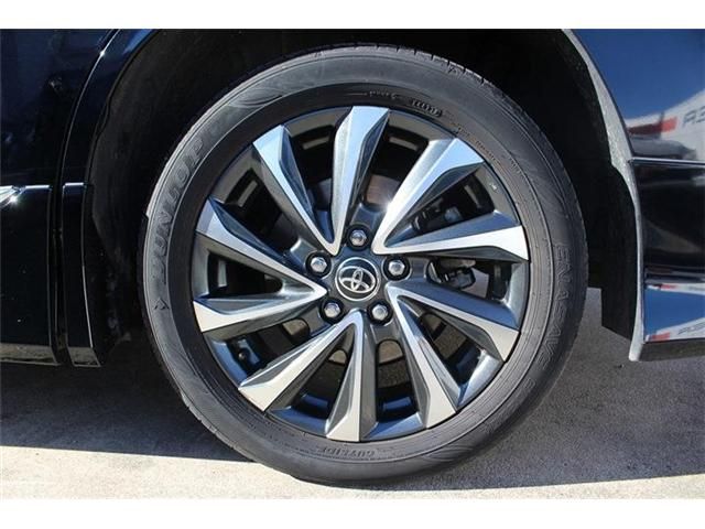 TOYOTA VOXY HYBRID 2023