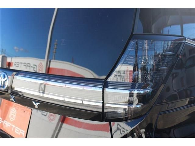 TOYOTA VOXY HYBRID 2023