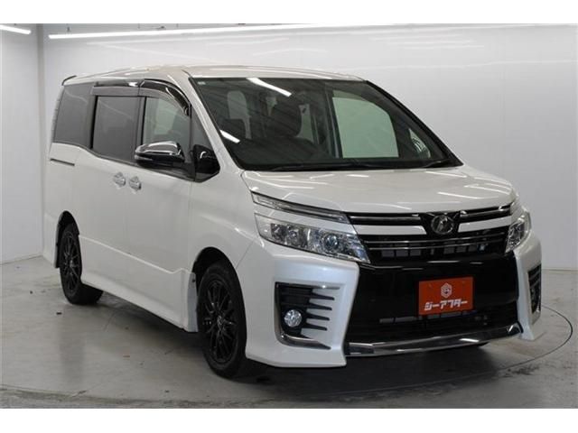 TOYOTA VOXY 2015