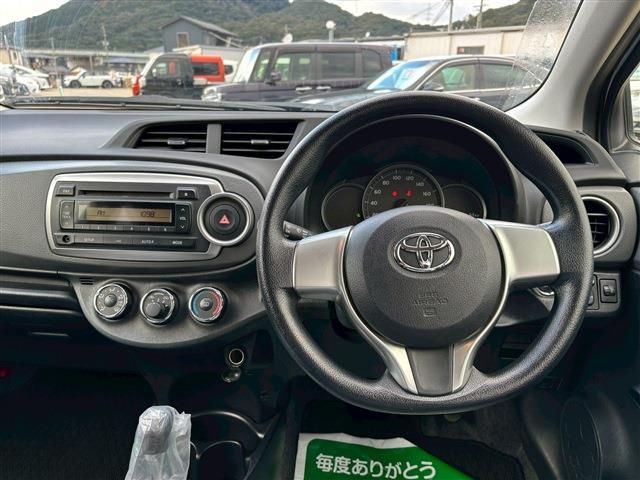TOYOTA VITZ 2014