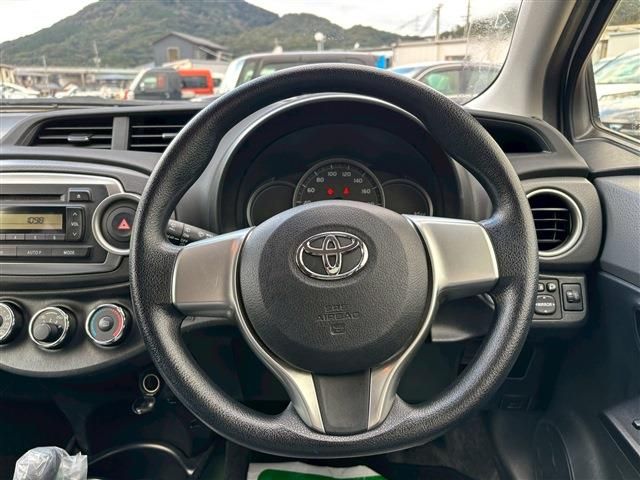 TOYOTA VITZ 2014