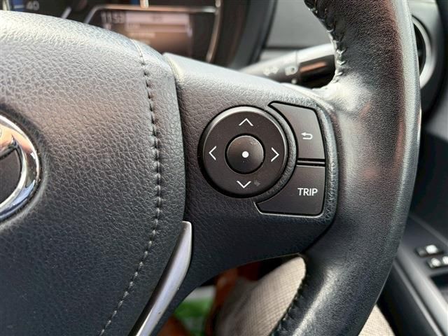 TOYOTA COROLLA FIELDER 2017